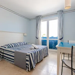 Apartahotel Cala La Luna