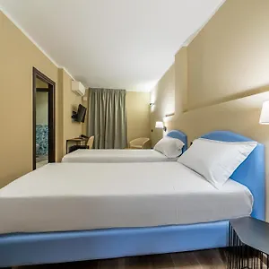 Motel Charlie ****