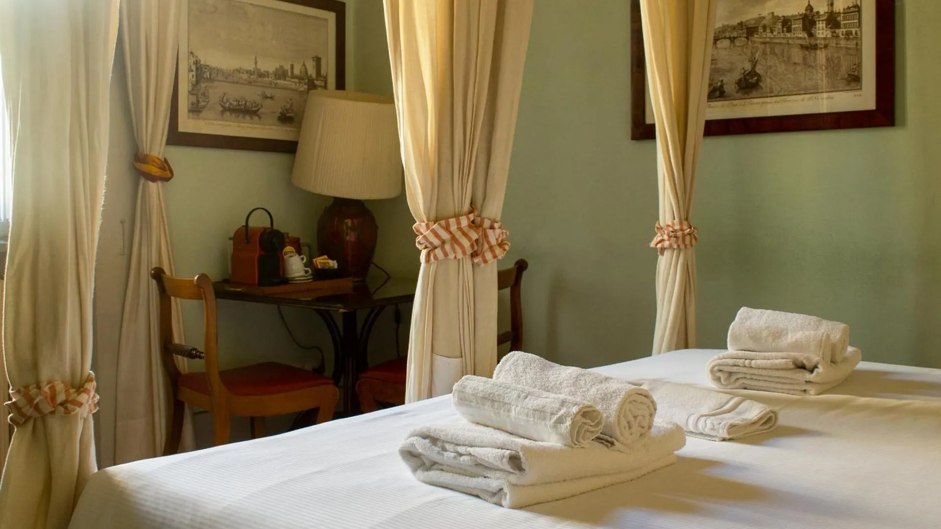 Bed and Breakfast Antica Dimora Firenze 3*, Флоренция