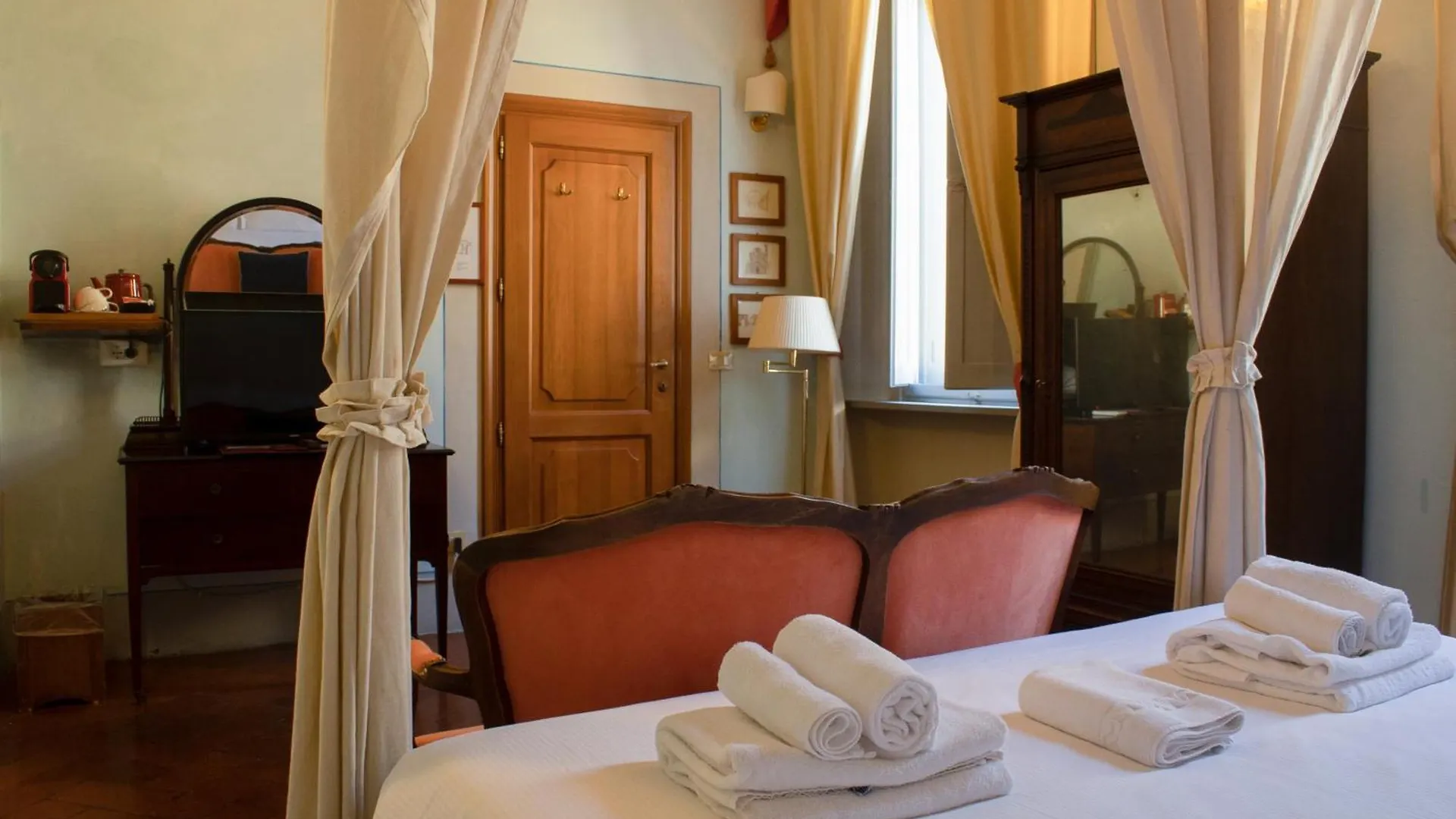 Antica Dimora Firenze Bed & Breakfast 3*, Florence Italy